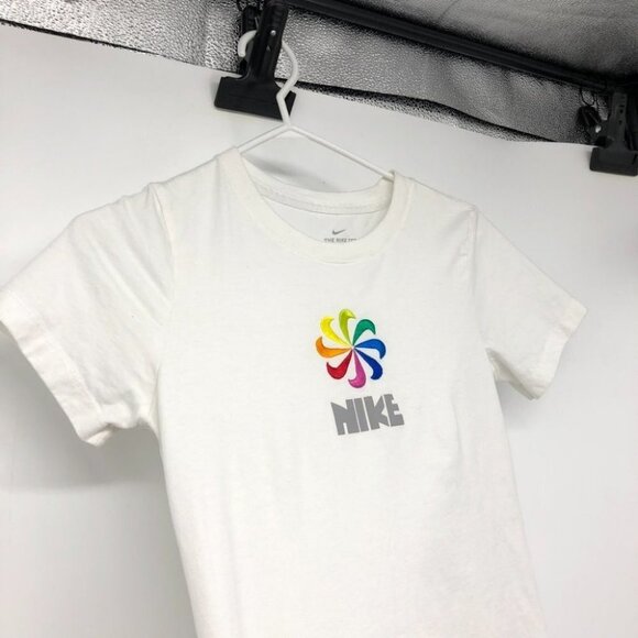 Nike white rainbow pinwheel  checkmark graphic crewneck cotton t-shirt XS - Picture 11 of 13